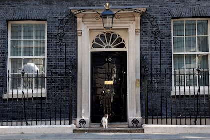 El número 10, de Downing Street, espera un nuevo lider