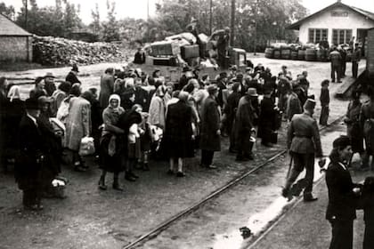 El número de judíos húngaros muertos durante el Holocausto fue aproximadamente de 568.000