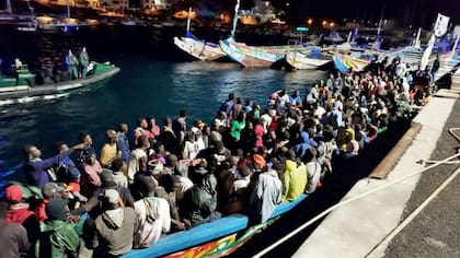 El número de migrantes que han llegado desde principios de 2023 a El Hierro ha más que duplicado la población de la isla