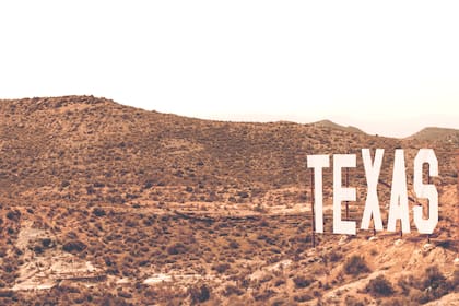 El NWS alertó sobre condiciones críticas de incendios en el Panhandle de Texas debido a la combinación de aire cálido, baja humedad y vientos de 20-30 mph (32-48 km/h)