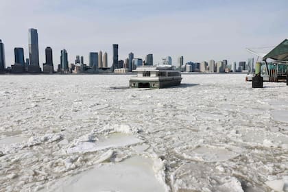El NWS en Nueva York advierte que, debido a los vientos persistentes del norte, las sensaciones térmicas se mantendrán peligrosamente bajo cero de forma consecutiva desde la noche del jueves hasta la mañana del sábado
