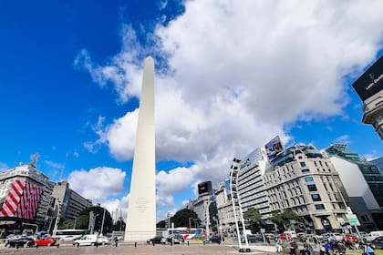 El Obelisco, el mayor símbolo de Buenos Aires, cumple 85 años.