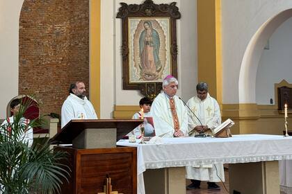 El obispo de la diócesis de de Merlo-Moreno, monseñor Juan José Chaparro, encabezó una misa en la Catedral de Nuestra Señora del Rosario