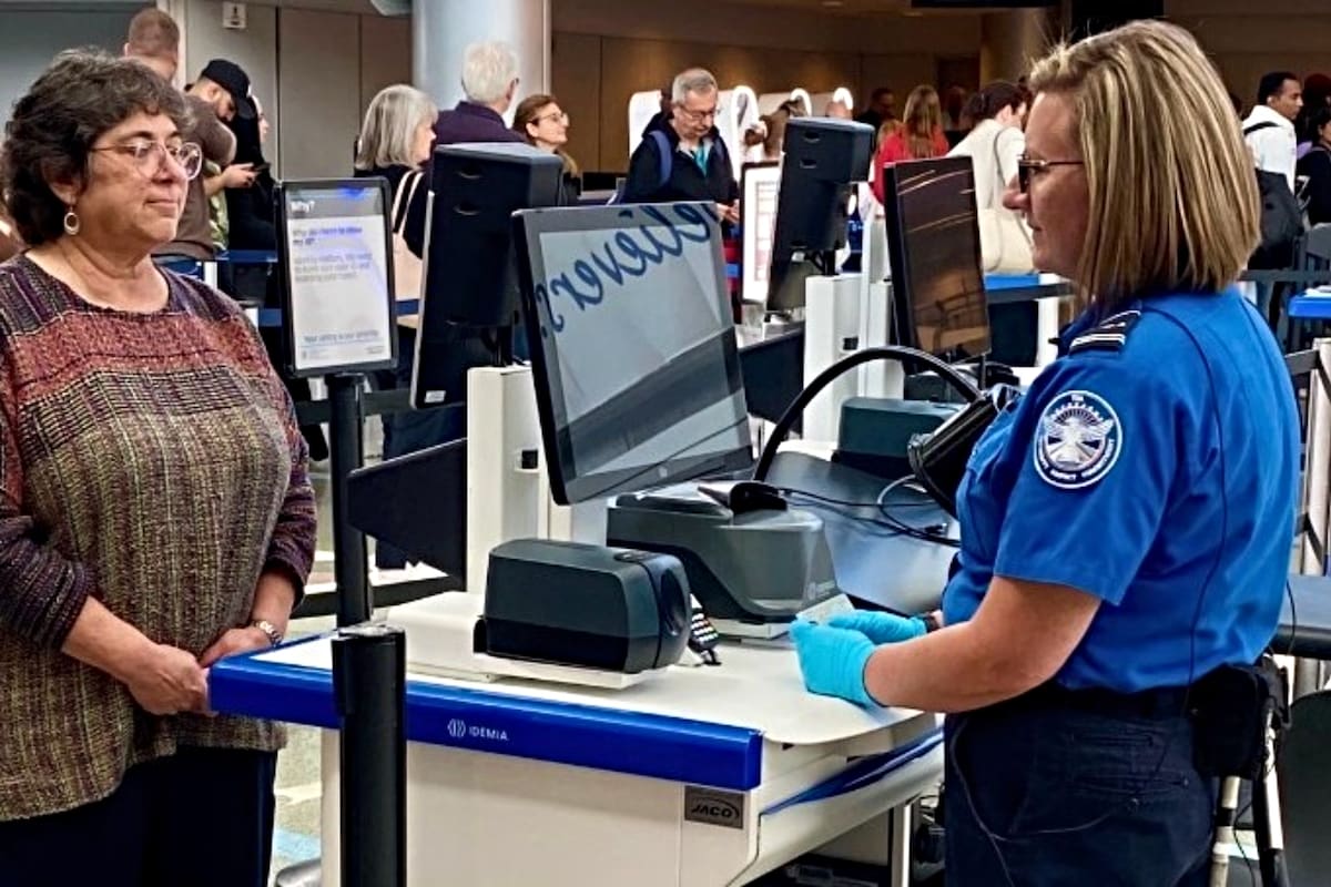 El objetivo de la Real ID es dificultar la falsificación de documentos y garantizar que las identificaciones emitidas por los estados sean confiables (Archivo)