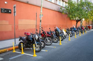 Avanza la creación de más estacionamientos para motos en los barrios porteños