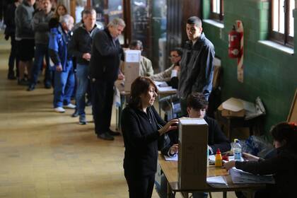 El objetivo es mejorar la conectividad de los colegios para transmitir los datos