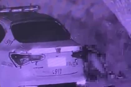 El oficial se encontraba en pleno horario laboral cuando fue captado en un encuentro íntimo.