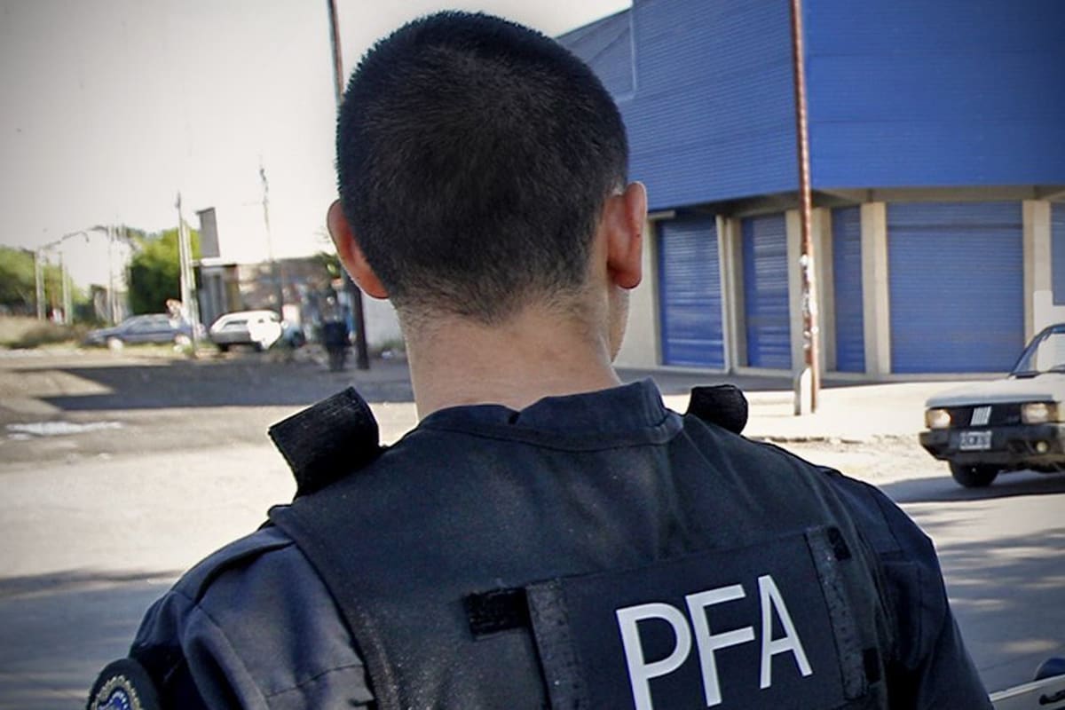 El oficial también tiene denuncias por violencia de género (imagen ilustrativa)