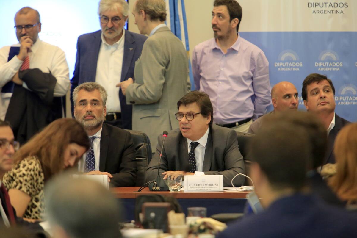 El oficialismo intentará hoy en Diputados darle media sanción al proyecto que recorta las jubilaciones de magistrados y diplomáticos