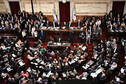 El oficialismo sumó legisladores, pero aún depende del peronismo; una agenda sin conflicto