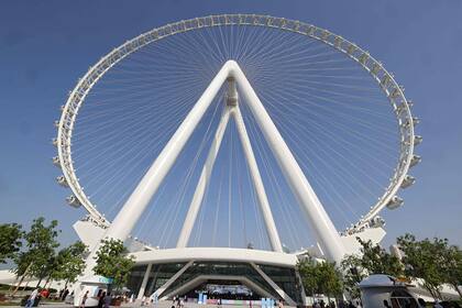 Una imagen muestra el Dubai Eye (Ain Dubai), la rueda de observación más grande y alta del mundo, situada en la ciudad emiratí, cerca del puerto deportivo de Dubái, el 21 de octubre de 2021.