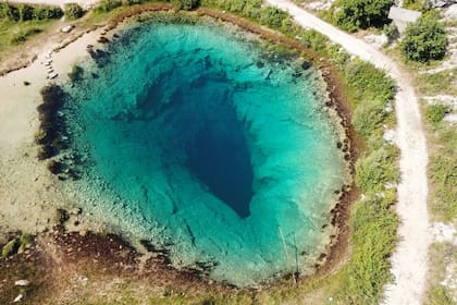 El Ojo de la Tierra tiene una profundidad que supera los 115 metros