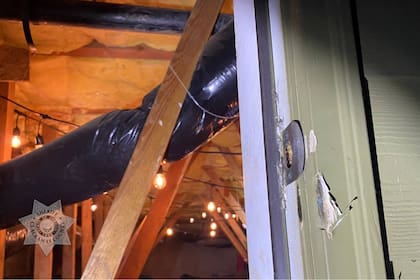 El okupa había hecho conexiones de luz clandestinas