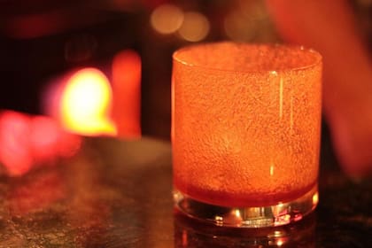 El Old Fashioned del bar Doppelganger fue destacado a nivel internacional. Una de sus claves es la manipulación del azúcar.