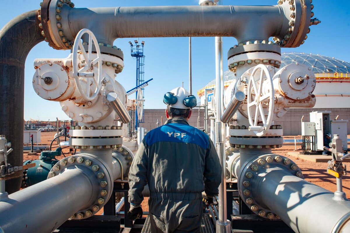 El oleoducto que unirá Vaca Muerta con Río Negro permitirá aumentar las exportaciones de petróleo en casi US$20.000 millones anuales, a partir de 2028