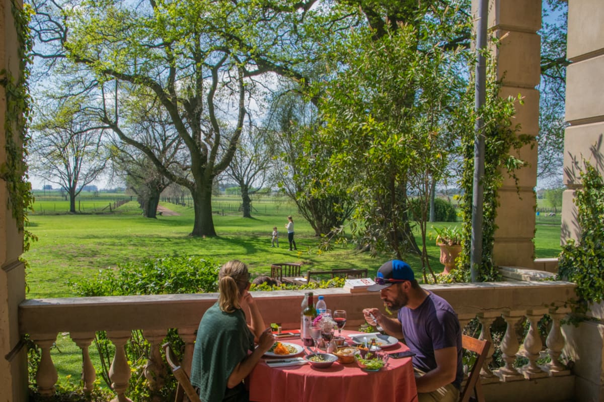 El Ombú de Areco, paseos a caballo, relax y el infaltable asado para disfrutar de un día diferente