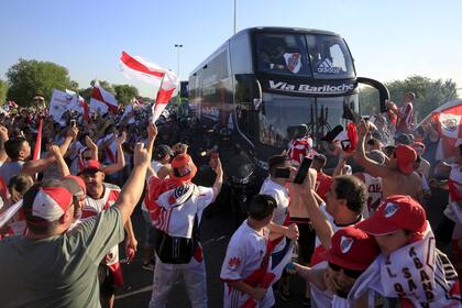 El ómnibus de River será despedido por sus hinchas en el Monumental.