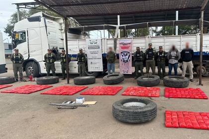 Impactante operativo: transportaban 417 kilos de cocaína de Salta hacia Santiago del Estero - Image 3