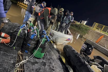 El operativo de la Prefectura Naval en el río Paraná