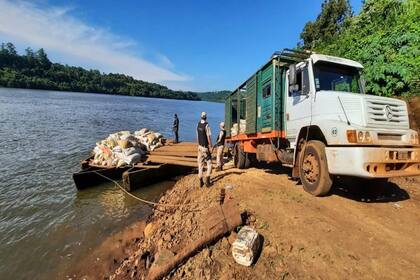 El operativo en El Soberbio, Misiones, permitió frenar la venta ilegal de once toneladas de soja