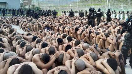 El operativo militar en las cárceles se denomina "Fe y Esperanza".