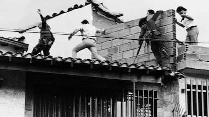 El operativo para dar de baja a Pablo Escobar ocurrió sobre un tejado de una casa en Medellín