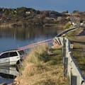 Una camioneta siguió de largo en un cruce de rutas y cayó al agua: murieron cuatro mujeres