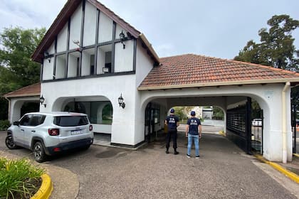 El operativo policial en la mansión del expiloto