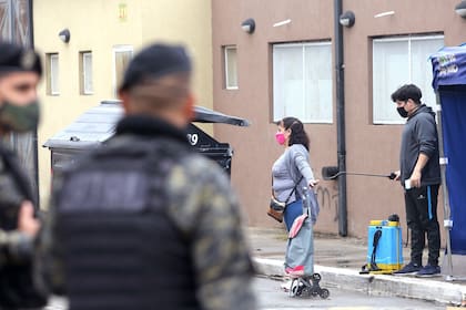 El operativo sanitario se mantiene entre los vecinos del lugar, donde viven unas 3000 familias