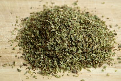 El orégano se adapta a los lugares muy soleados y crece en pequeñas macetas