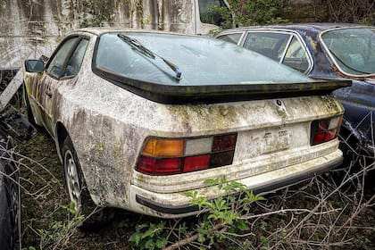 El origen de la colección de autos abandonados es un misterio
