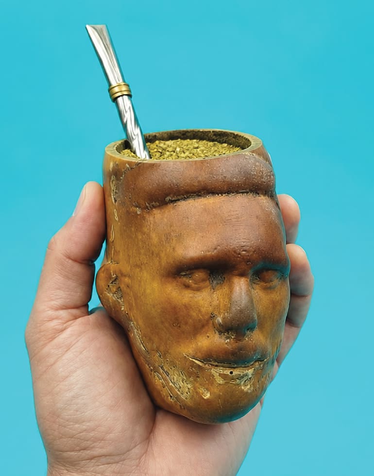 El original mate con la cara de Messi firmado por el Grupo Bondi