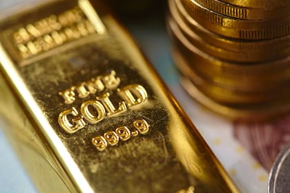 El oro rompió la barrera de los US$2.000 y se acerca a su máximo histórico