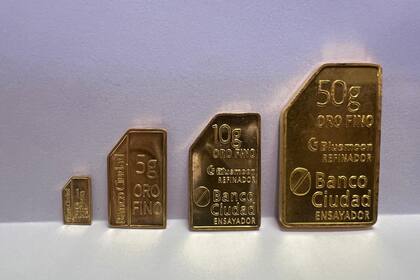 El oro supera los US$4800, riesgos globales impulsan alza de activos de refugio