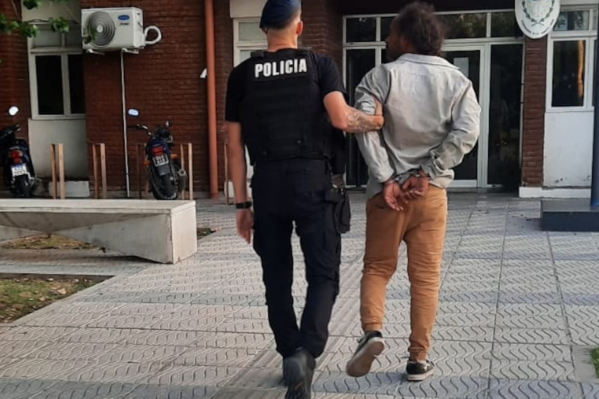 El otro imputado fue reducido y llevado a la dependencia policial luego de resistirse a la intervención