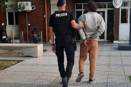 El otro imputado fue reducido y llevado a la dependencia policial luego de resistirse a la intervención