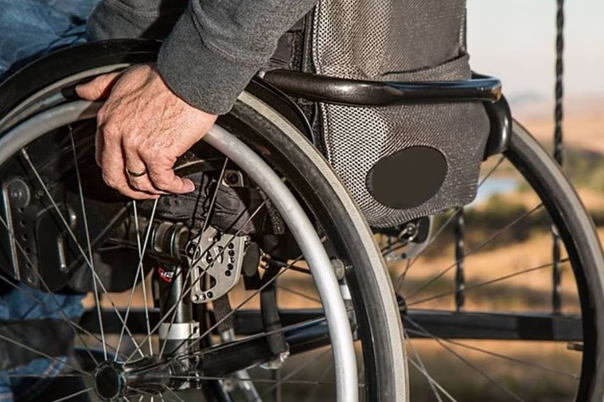 El paciente acudió para tratar la pierna amputada y le fracturaron la otra (Foto Ilustrativa: Pixabay)