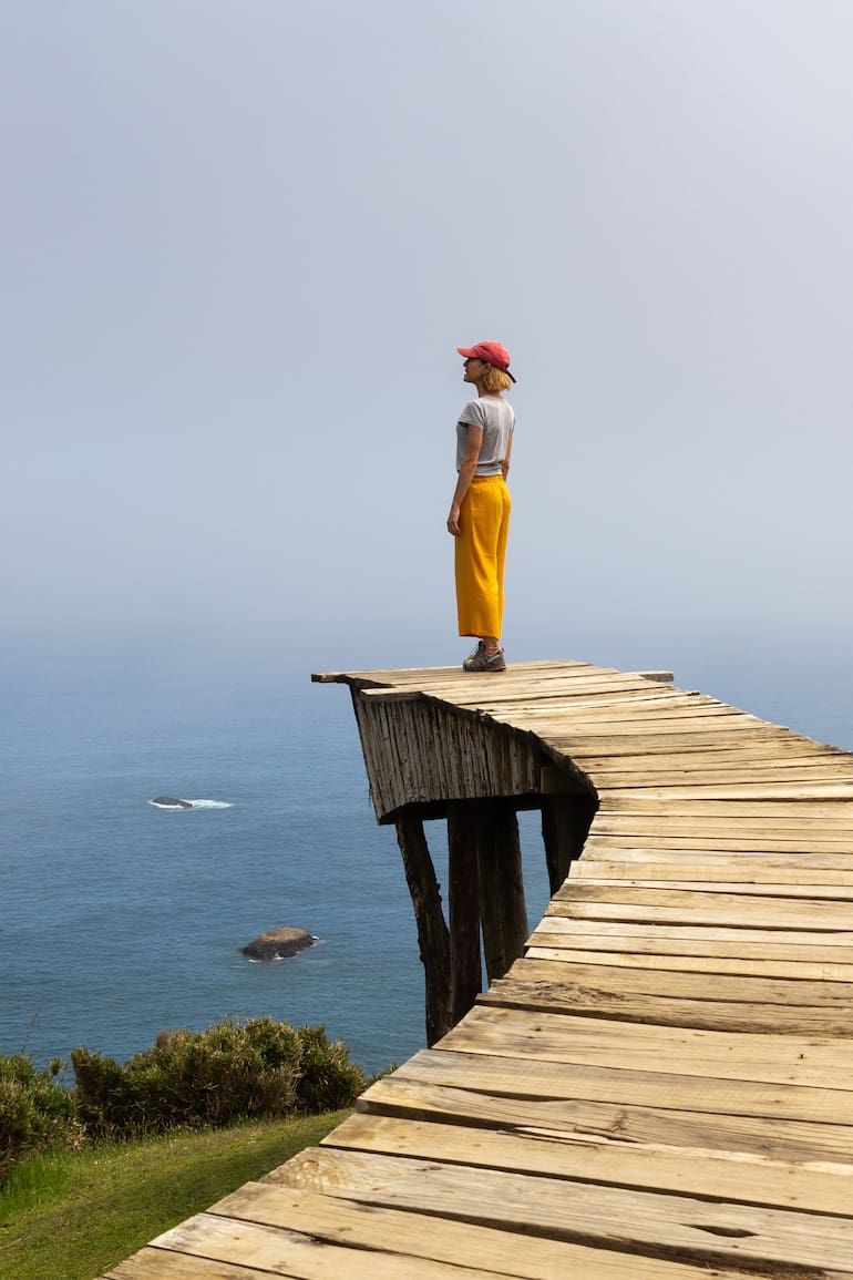 El Pacífico desde el muelle de las Almas, una obra de Marcelo Orellana Rivera.