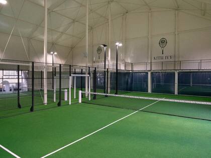 El pádel es un concepto central del club