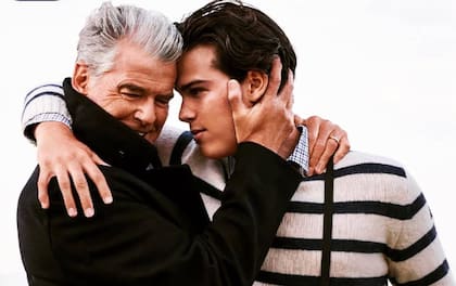 El padre de Brosnan abandonó la familia cuando Pierce era un niño. Se encontraron años después. Ahora Brosnan es un padre amoroso