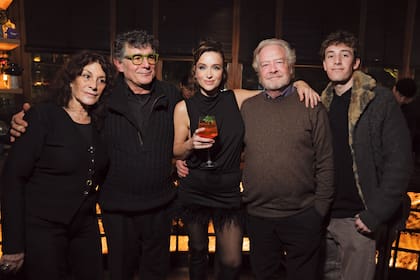 El padre de Gonzalo Heredia, Julio, con su mujer Mabel, Gandini, Rolando Pisanú (ex pareja de Daniela Cardone, mamá de Brenda) y su hijo Tomás