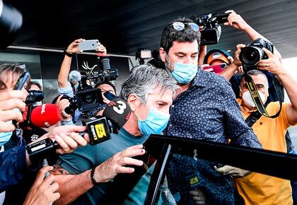 Jorge Messi llegó a Barcelona y dijo: "Veo difícil que Leo siga"