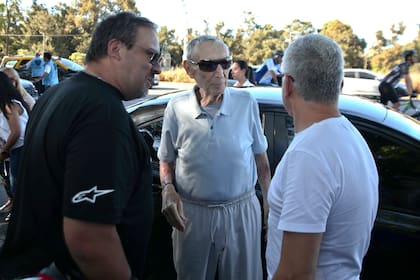El padre de Milei presente en Plaza Seeber.