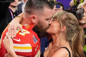El padre de Travis Kelce contó cómo su hijo le propuso matrimonio a Taylor Swift