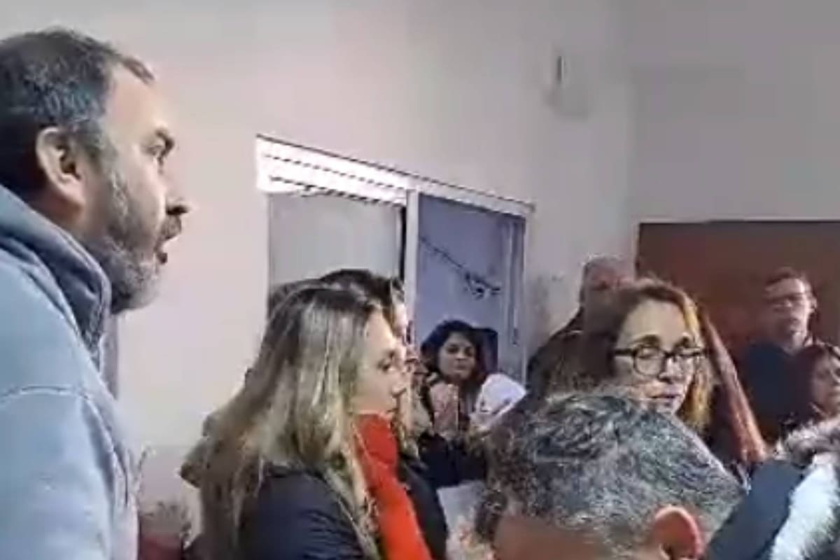 El padre de un alumno bonaerense lamentó la falta de clases en las escuelas del distrito de Axel Kicillof