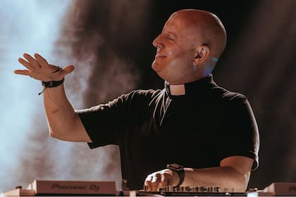 El Padre Guilherme Peixoto tocó su música en la última fecha de la JMJ, antes de la misa del Papa Francisco