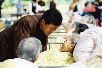 El padre James Shin, en el hospital de Kkottognae