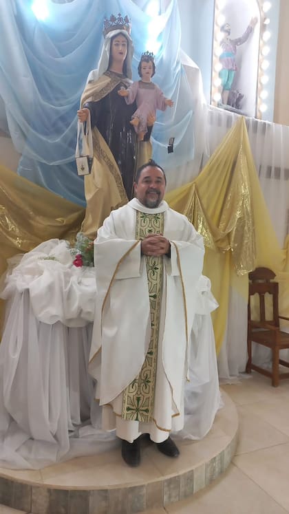 El padre Miguel Espíndola, quien estaba al volante durante el choque