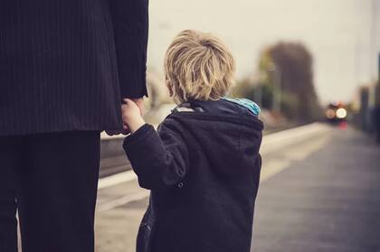 El "padre socioafectivo" de P. fue quien lo crio, y pidió seguir siendo su padre