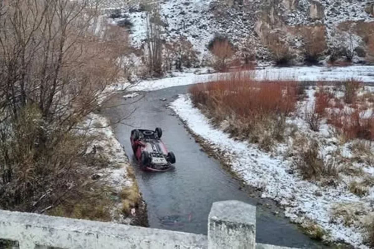 El padre y su hija de nueve años cayeron a un arroyo - Gentileza Policía de la Provincia de Neuquén